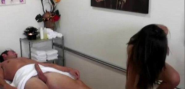  Asian masseuse seduces her massage client